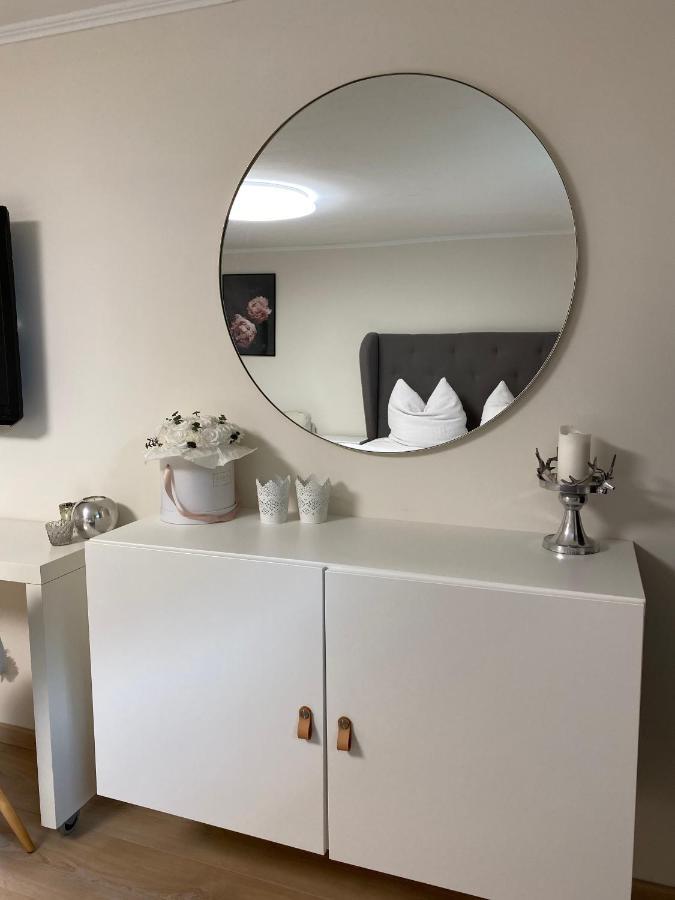 Stylische Wohnung In Ruhiger Lage, Sehr Messenah Laatzen Екстер'єр фото
